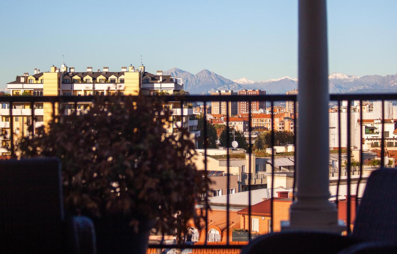 Stelvio Rooftop - Attico Skyline con Terrazza e Jacuzzi Milano Esterno foto